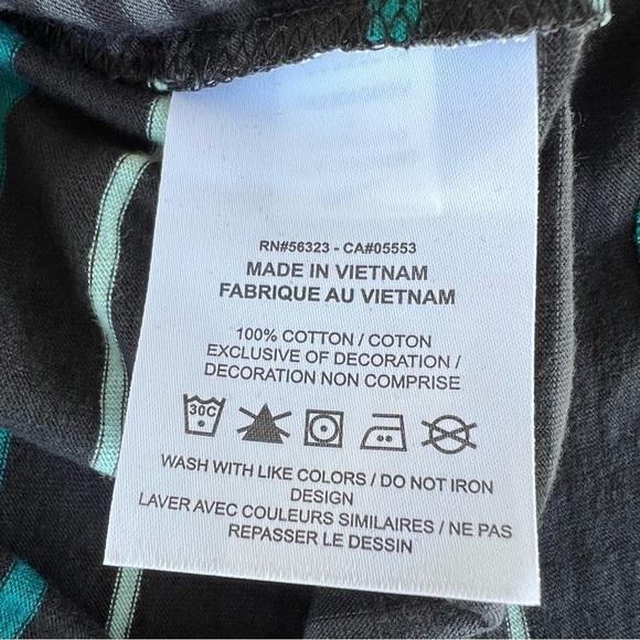 Nike Classic Crewneck T-Shirt Teal Stripe Embroidered Futura Logo Large NWT - Picture 8 of 8